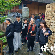 专业村长搭建平台 校村携手文化振兴