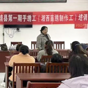 绣花针“织”出增收路 保靖苗绣培训点燃乡村“指尖经济”