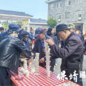 保靖县开展“非遗润重阳·情暖福利院”主题活动