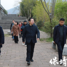 周建武调研城区城景一体化4A景区建设:坚持以文化城、以水润城、以景美城、以业活城、以人兴城,全力共建原生态绿色山水美好人文城市