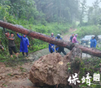 保靖县普戎镇:“汛”速出击,暴风雨中筑牢“安全墙”