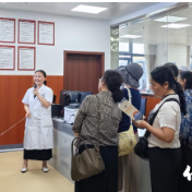 湘西州离退休干部党组织负责人考察保靖县中医院医养中心
