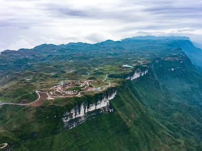 跟着央视文艺去旅行 • 打卡湘西秘境，同款攻略请收好！