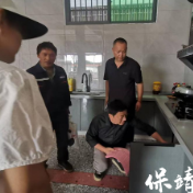 筑牢乡村安全防线:县住建局深入开展燃气安全知识“下乡入户”宣传活动