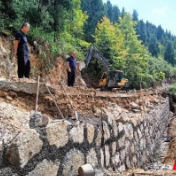 文明新风润湘西,文明创建我参与丨保靖交通运输局:用心织牢联系村群众出行防护网
