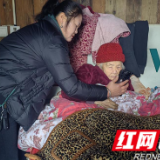 保靖县毛沟镇:践行雷锋精神 为民解忧展示“三长”风采