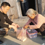 保靖县复兴镇:干部带货破解销售难题 庭院经济铺就富民新路