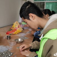 点亮希望之光:保靖县残疾人日间照料服务中心辅助性就业模式结出硕果