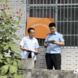 保靖县市监局驻村工作队助力夕东村年报申报“清零”