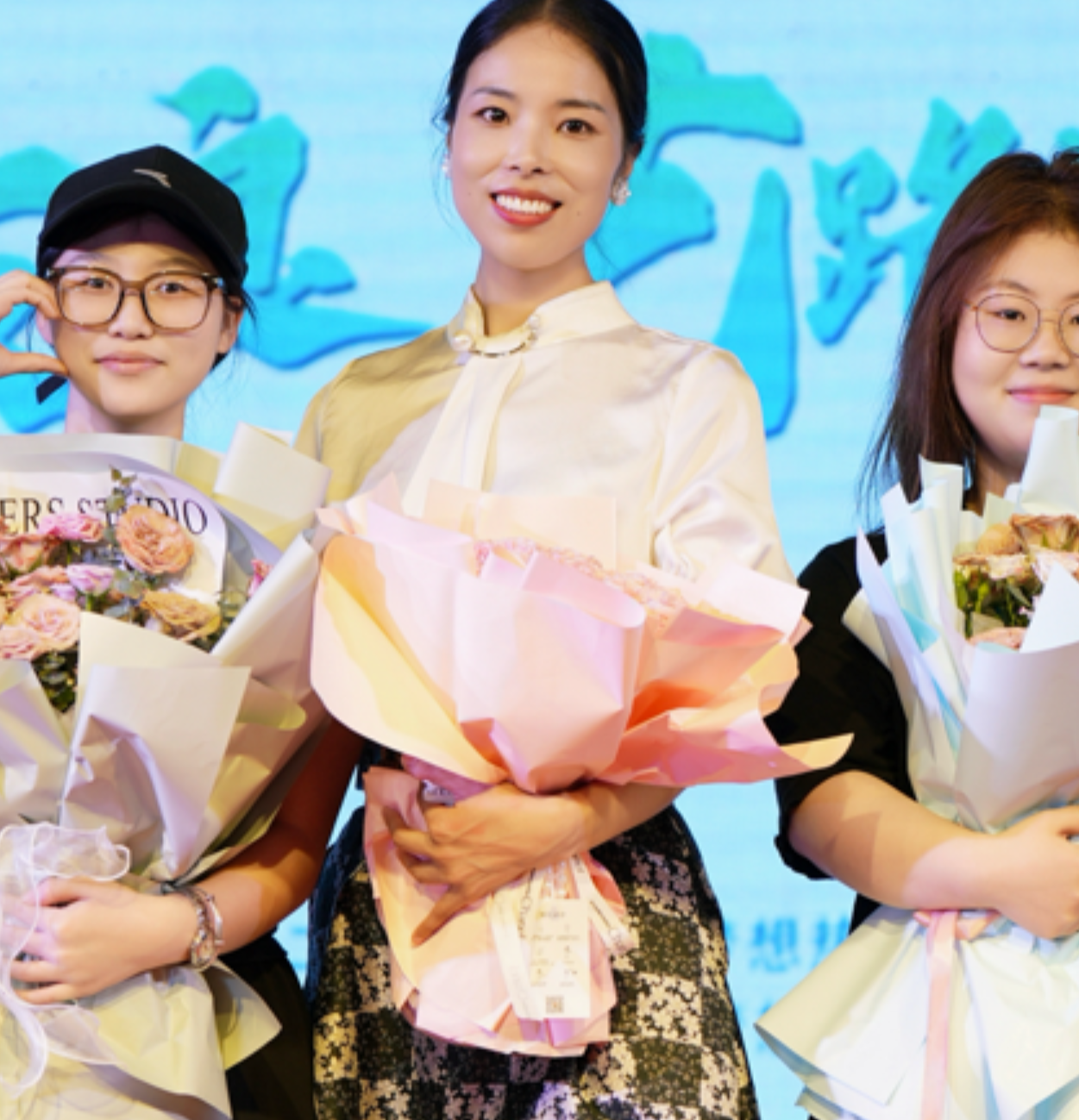 青春沃土·筑梦保靖|龚晨晨:以热爱为笔 绘就小城艺术教育图景