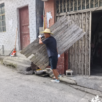 保靖县长潭河乡:开展“美丽集镇整治”专项行动