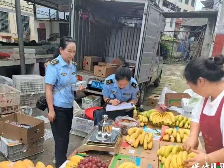 计量服务送到家门口！保靖县市监局送检下乡办好民生实事