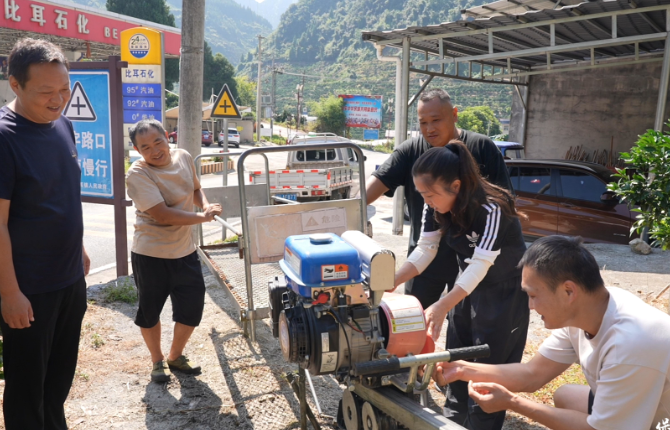 湘西保靖：山地“小火车”赋能提效护航特色产业增收富民