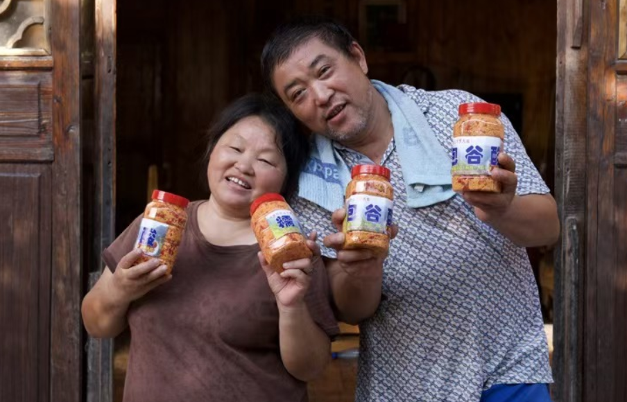 【保靖问道·人物志】豆腐上长出白霜 山歌唱出好日子  保靖县比耳镇双福村产业带头人贾光娥的霉豆腐创业路