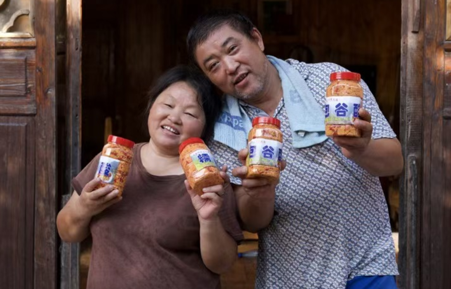 【保靖问道·人物志】豆腐上长出白霜 山歌唱出好日子  保靖县比耳镇双福村产业带头人贾光娥的霉豆腐创业路