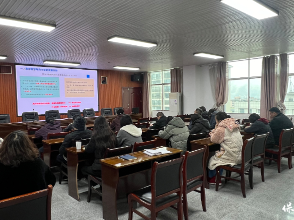 保靖：召开网络餐饮食品安全培训会 筑牢外卖食安防线