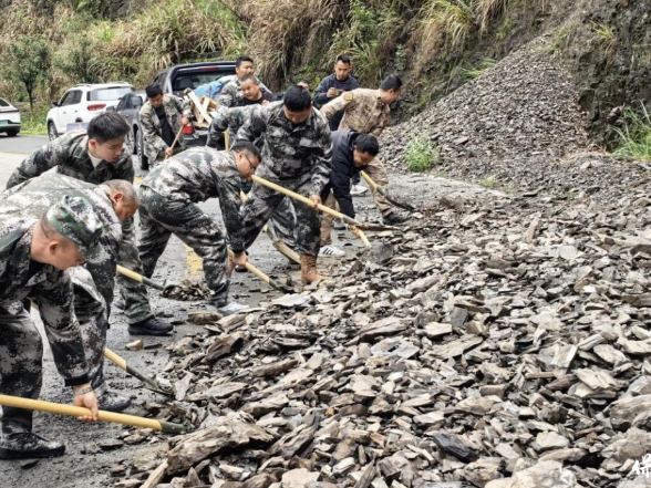 阳朝乡开展 2026 年山洪地质灾害、森林防火、防汛度汛系列应急演练