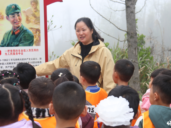 清明承清风·廉洁润童心 保靖县桐木棋幼儿园开展清明节主题活动