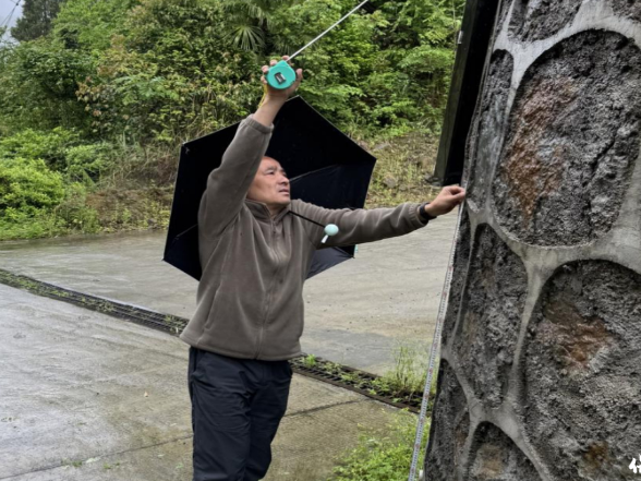 保靖县审计局：坚守一线强监督 规范三资护民生