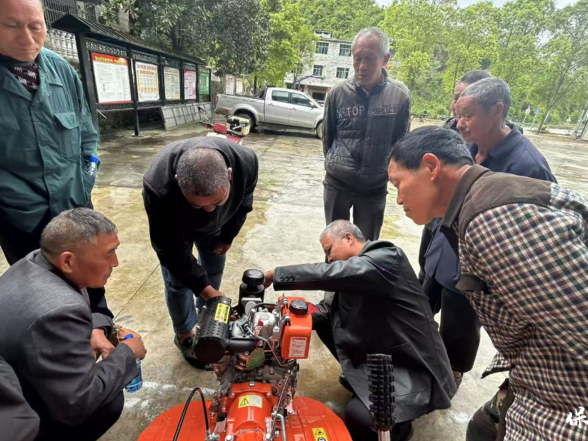 送技下乡助春耕 农机培训暖民心