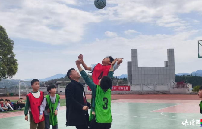 保靖县毛沟小学：赛场竞逐扬斗志 阳光运动润童心
