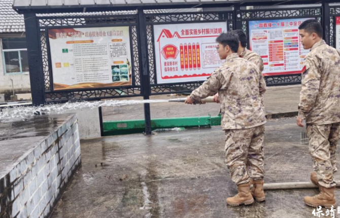 保靖县人武部组织开展乡镇民兵防汛应急演练