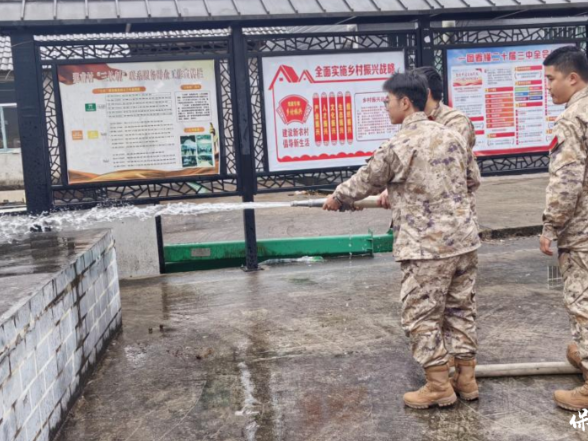 保靖县人武部组织开展乡镇民兵防汛应急演练