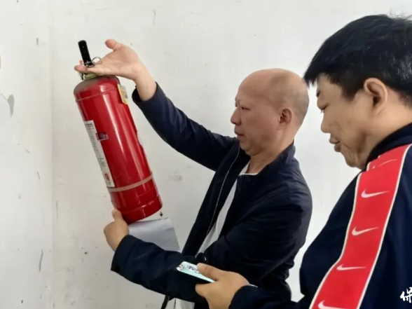 保靖县人民医院开展安全大巡查