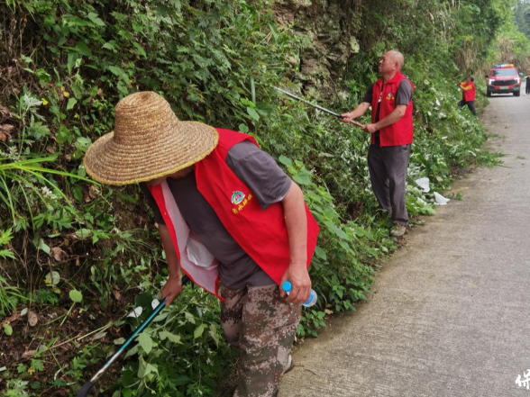 保靖县清水坪镇：企业驻村显担当  片区联动护民安
