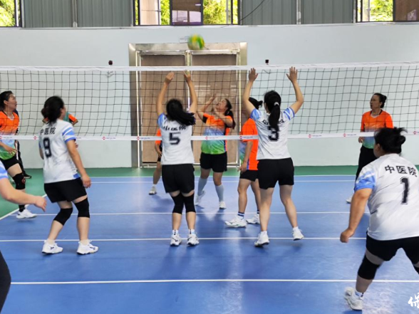 2026保靖县产业工人暨干部职工迎“五一” 国际劳动节气排球赛开赛