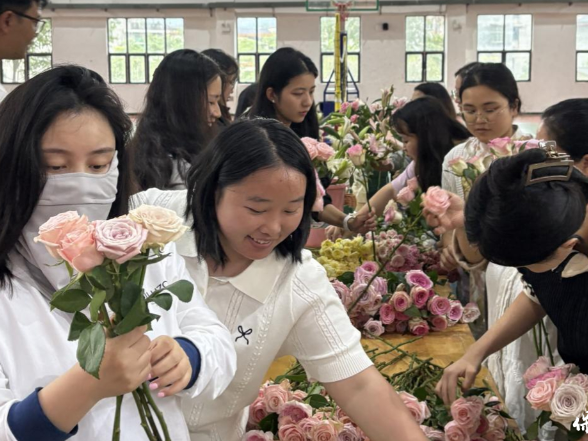 舒缓身心 悦己暖心——保靖县毛沟镇芙蓉学校开展工会文体活动