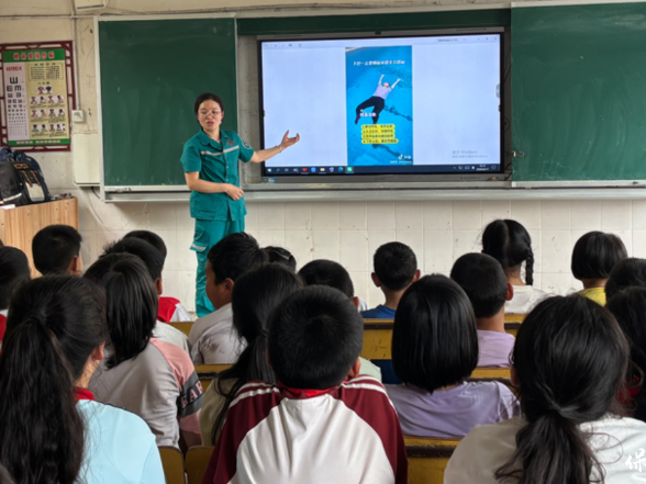 守护生命“必修课”，急救知识润童心——记一场“干货满满”的安全教育进校园活动
