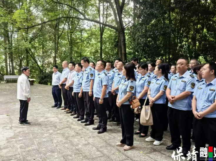 离岗不离党 退休不褪色 ——记湘西州优秀共产党员、保靖县道德模范杨昌树