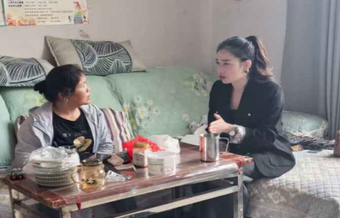 【保靖县司法局·身边的法律明白人之六】把人心往一块儿拢——记迁陵镇洞庭社区“法律明白人”杨媚