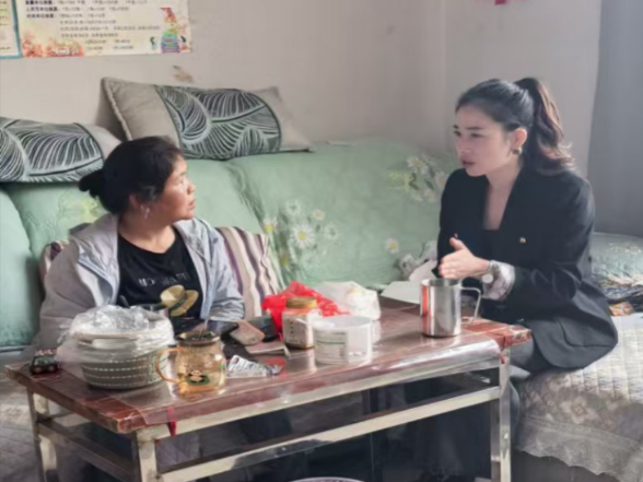 【保靖县司法局·身边的法律明白人之六】把人心往一块儿拢——记迁陵镇洞庭社区“法律明白人”杨媚