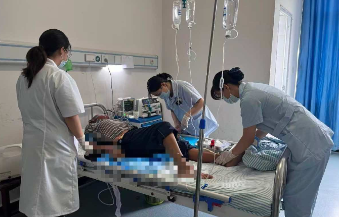 保靖县葫芦镇中心卫生院成功抢救一例急性高危胰腺炎急症患者
