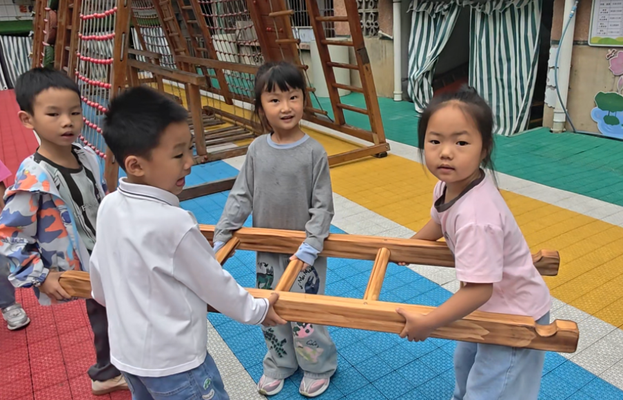 保靖县幼儿园：入园即运动 混龄共成长
