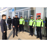 罗立峰看望慰问坚守岗位的医护人员和交通民辅警