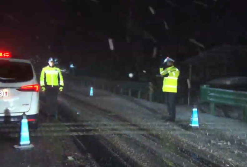 大通湖区：迎“雪”而上 全力守护百姓冷暖