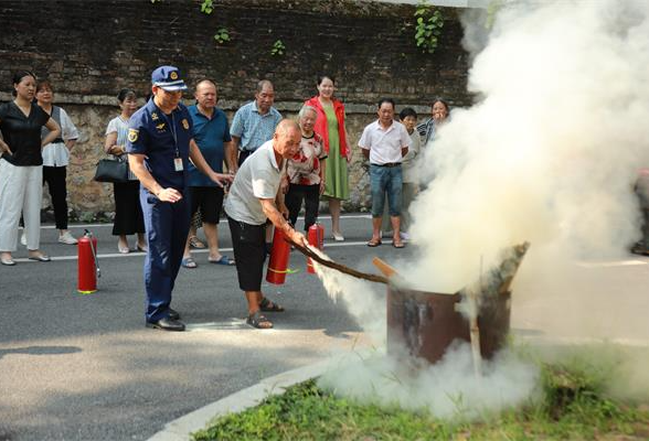 新田：消防安全培训进小区 让居民把“安全感”握在手里