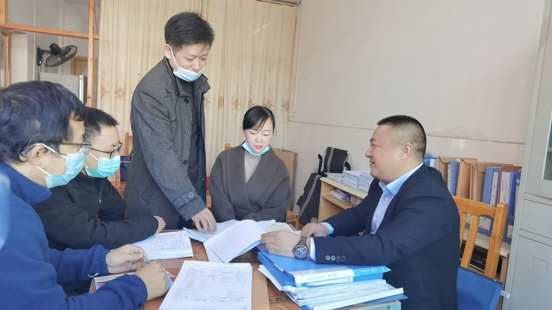市输血安全核查专家组到新田县人民医院督导输血科工作.jpg