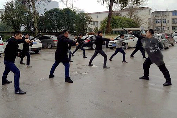 警棍盾牌训练.jpg