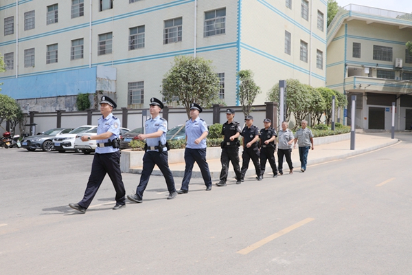 警保联勤巡逻。_副本.jpg