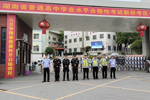 民警在考点执勤。_副本.jpg
