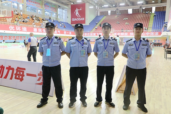 民警在賽場內(nèi)執(zhí)勤。_副本.jpg