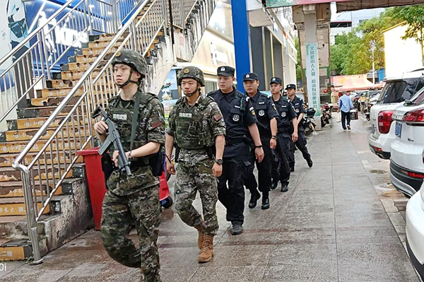 武裝巡邏,。_副本.jpg 武裝巡邏,。_副本.jpg