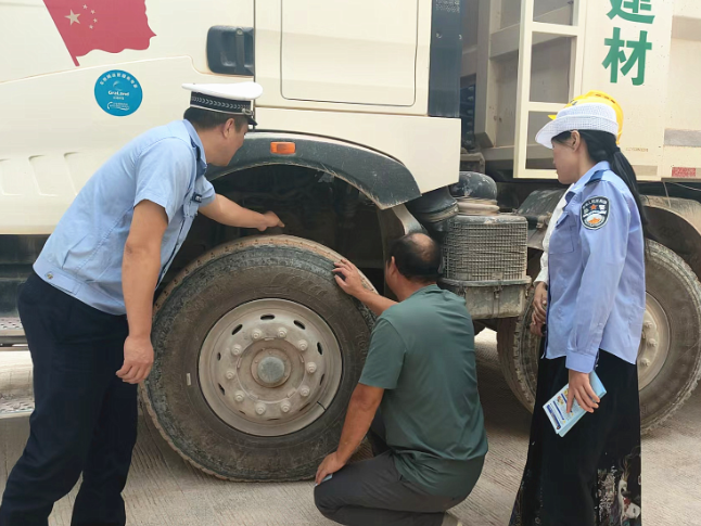 新田交警：源头排查除隐患 交通安全进厂区
