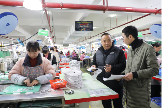 新田：15个工作组精准发力 护航企业复工复产