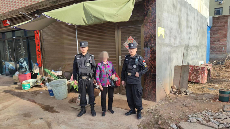 护送迷路老人2_副本.jpg