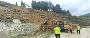 新田公路：X269线K0+400段突发塌方泥石流 公路部门紧急抢修保畅通‌